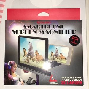 Smartphone screen magnifier